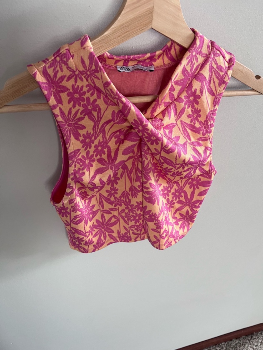 Zara Pink Orange Floral Twist Front High Neck Sleeveless Crop Top Small